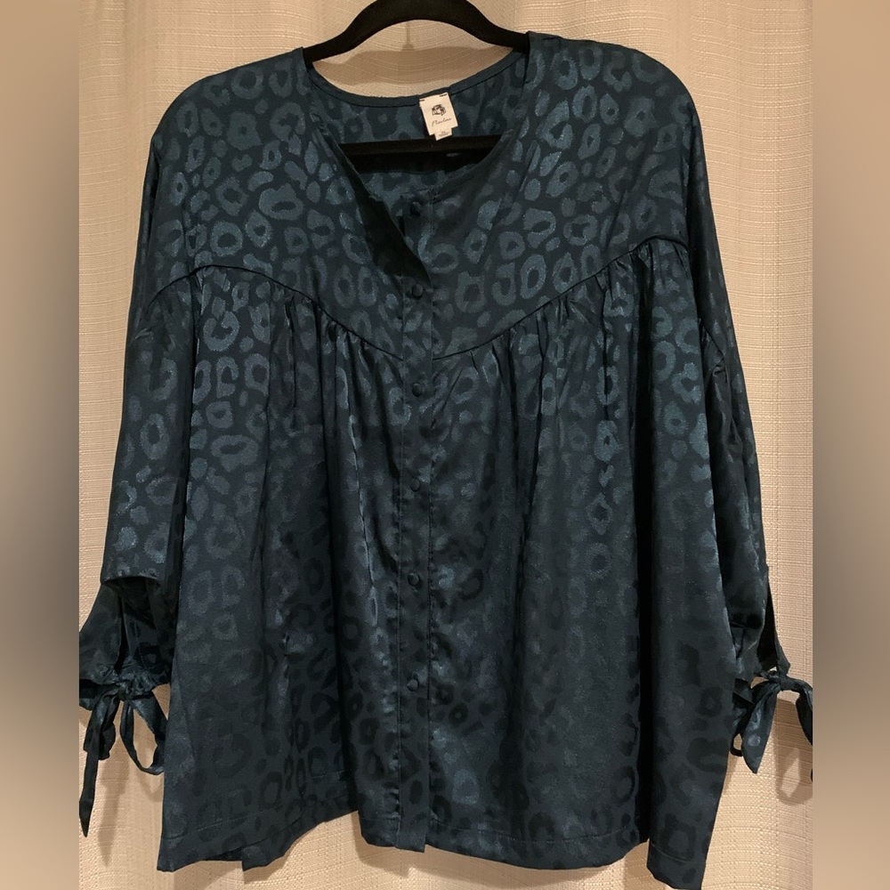 Women’s Blouse